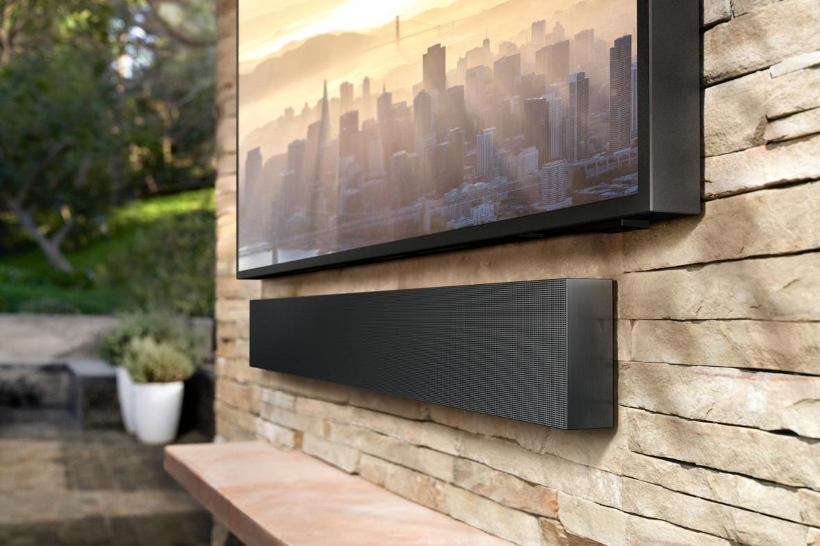 Outdoor TV with Soundbar Detroit Installers 